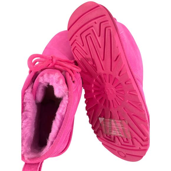 Authentic UGG brand Women's Neumel Chukka Boots - Picture 3 of 5